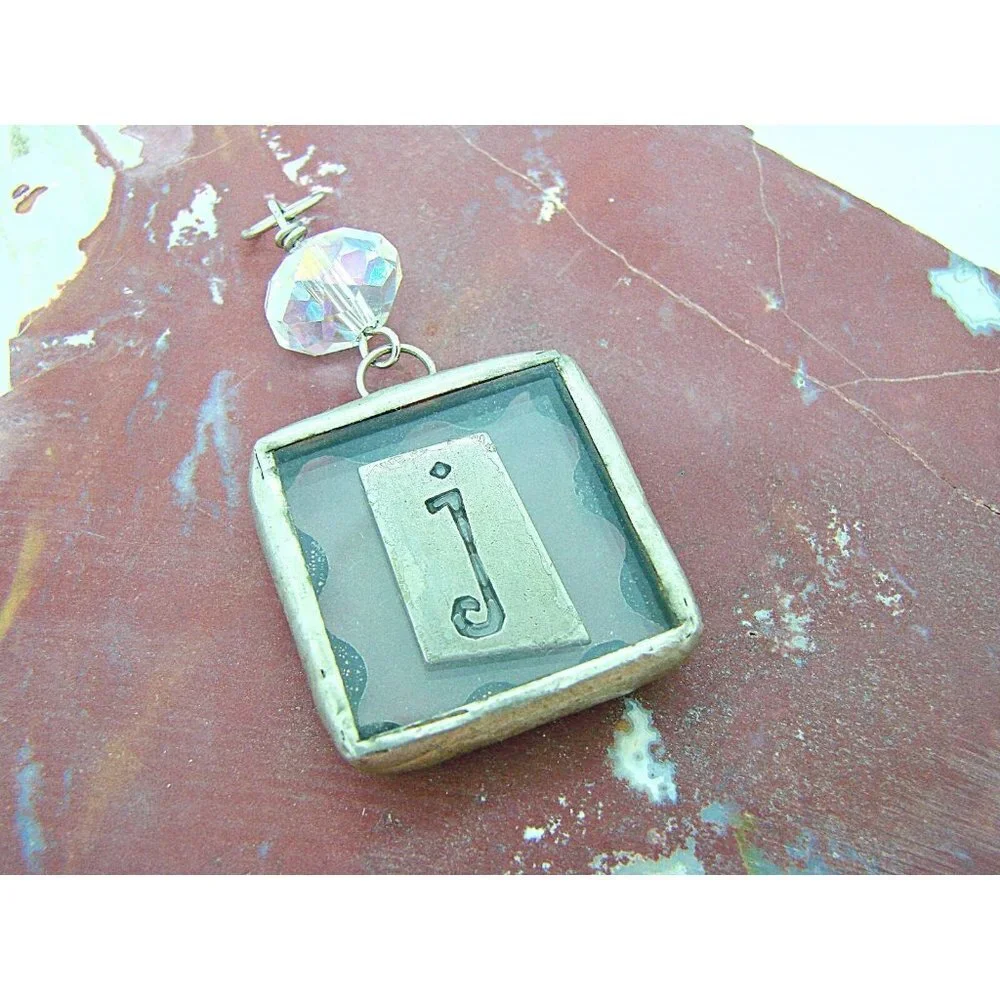 Initial Letter J Fashion Charm Pendant Silver Tone Scalloped Edged Frame Glass - Picture 2 of 8
